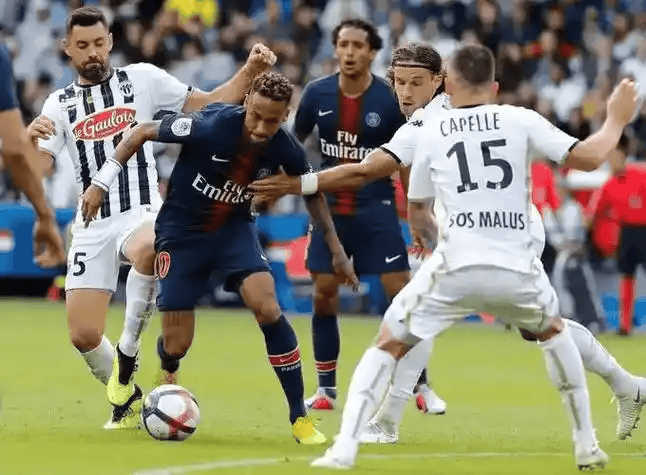 开元娱乐-关于赛前法国杯焦点战；皇家社会临场应变；更衣室稳定；轮换策略成焦点的信息